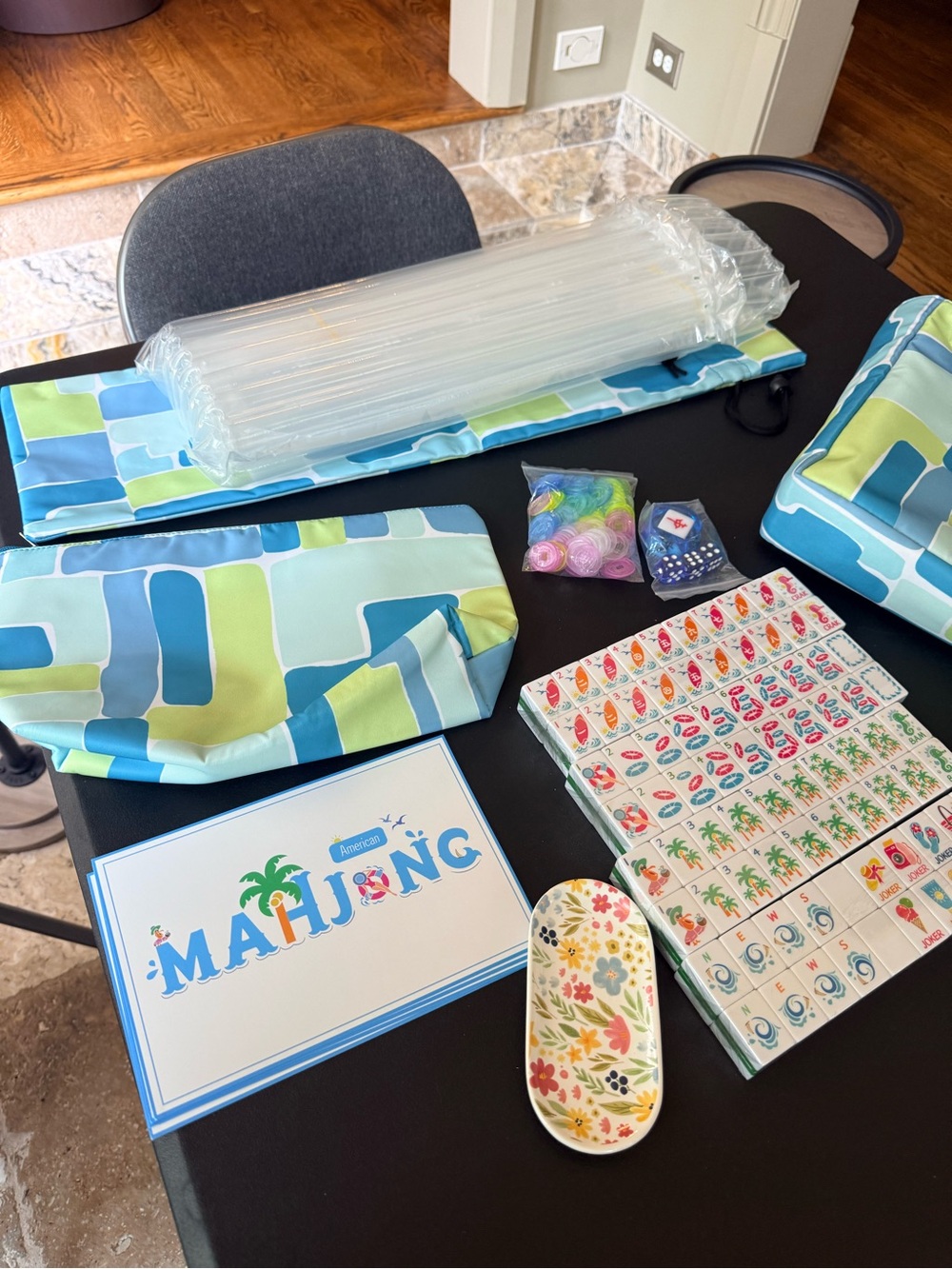 American Mahjong Tile Set.NWT Includes Accessories & tile bag.Extra bonus racks